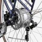 velo-de-ville-electrique-elops-900-e-cadre-bas-bleu-fonce (4)